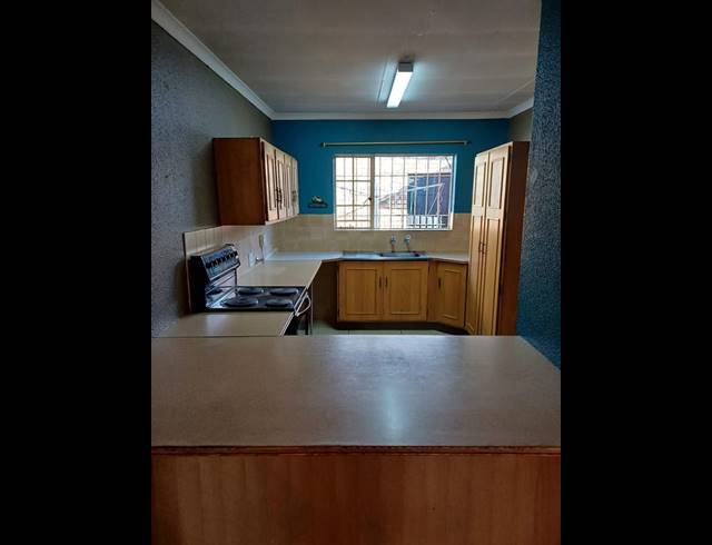 2 BEDROOM TOWNHOUSE FOR SALE IN WITFIELD
